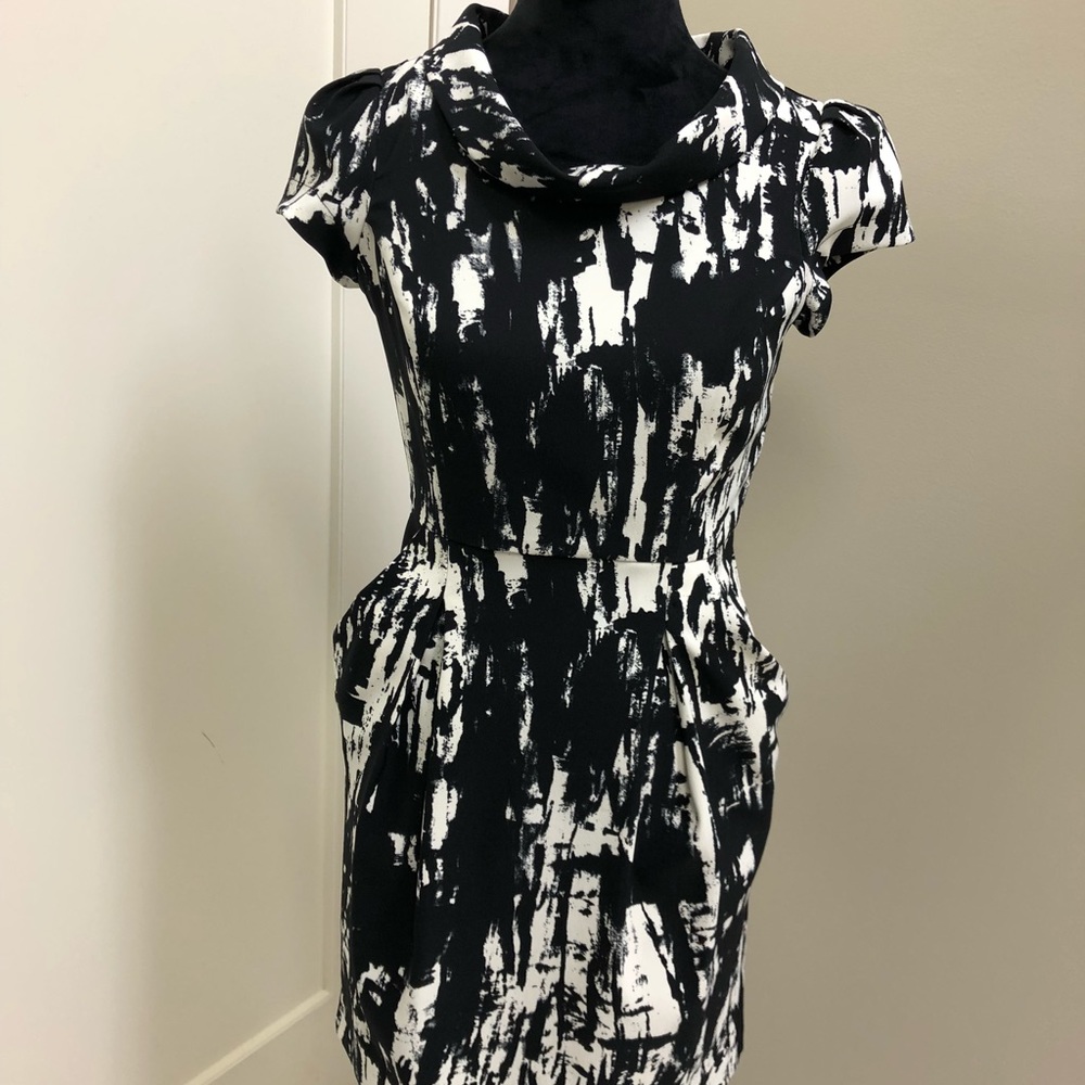 BCX- black and white mini with pockets